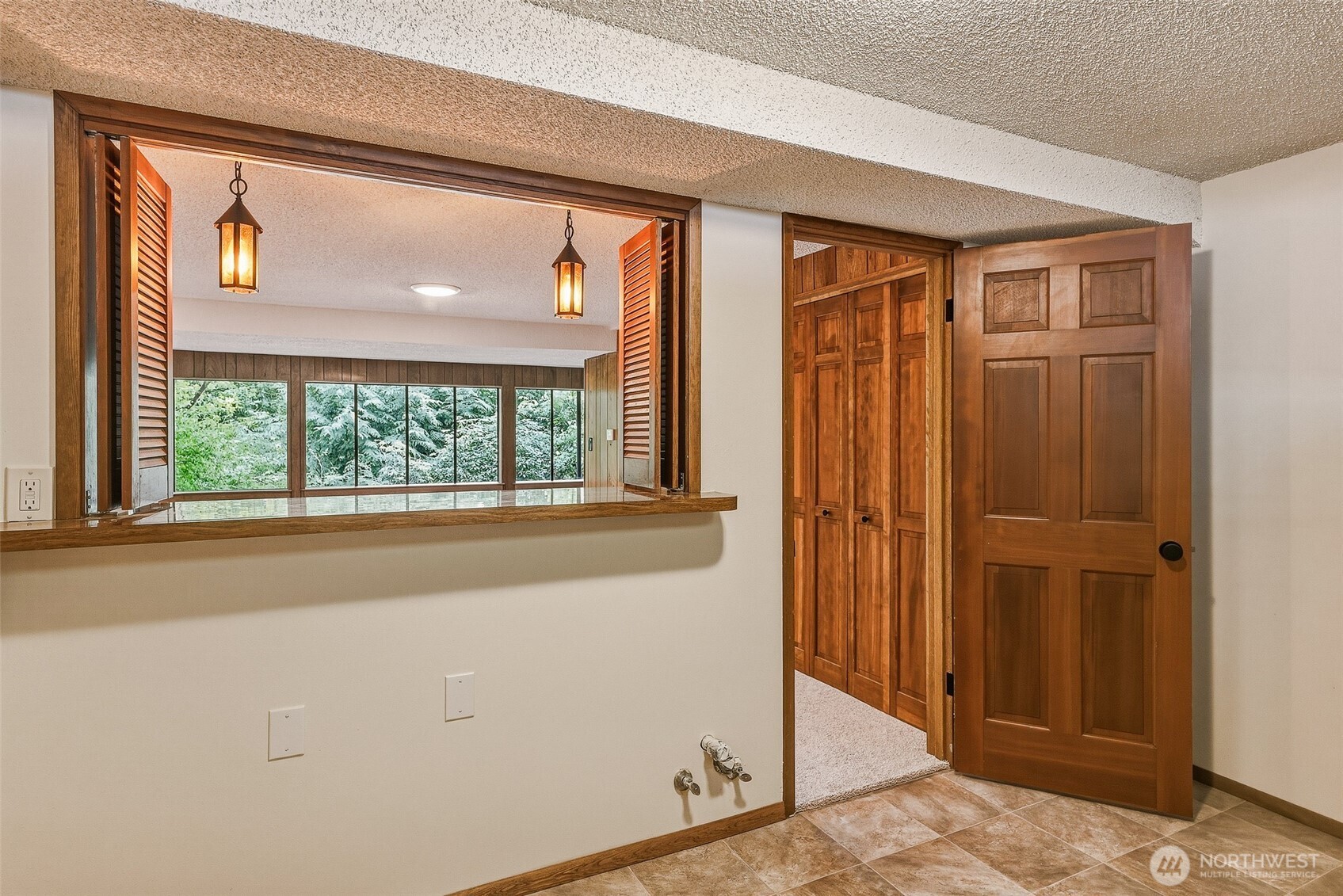 797 NW Culbertson Drive , Seattle, WA 98177