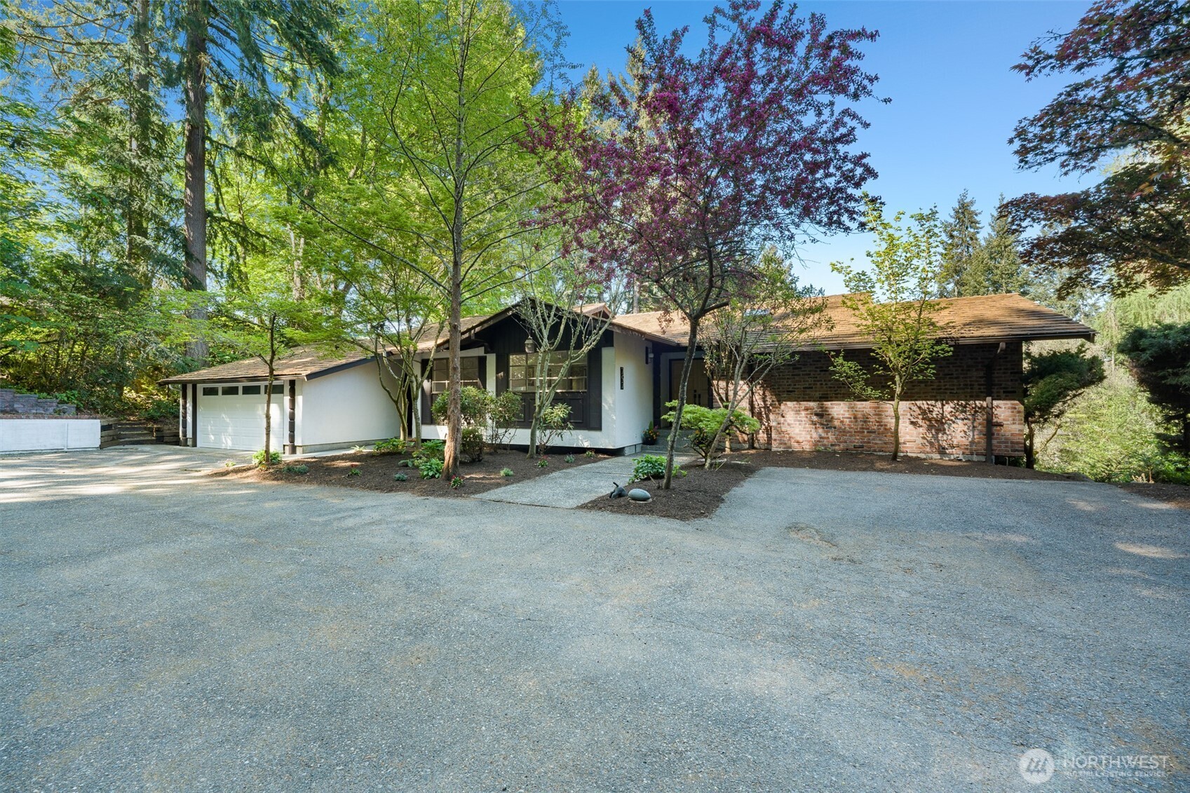 797 NW Culbertson Drive , Seattle, WA 98177
