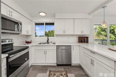 5033 37th Street NE, Tacoma, WA 98422 - Photo 3