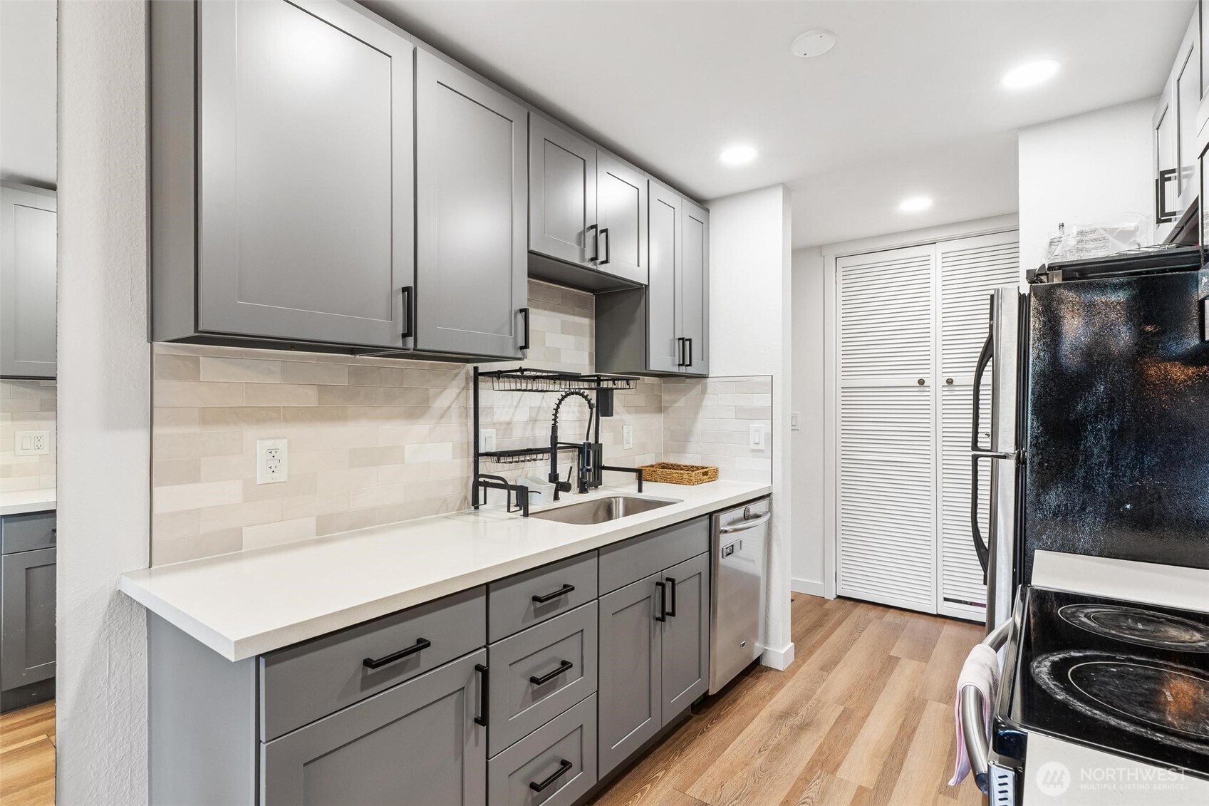 10459 Des Moines Memorial Drive S #S301, Seattle, WA 98168