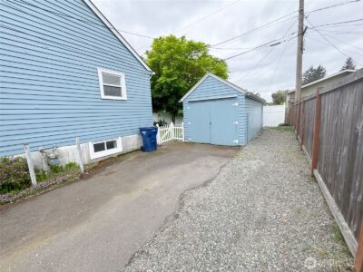 215 J Street SE, Auburn, WA 98002 - Photo 4
