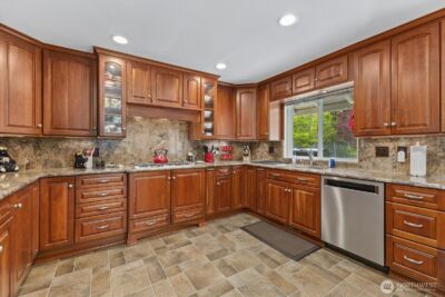 17151 SE Petrovitsky Road , Renton, WA 98058 - Photo 9
