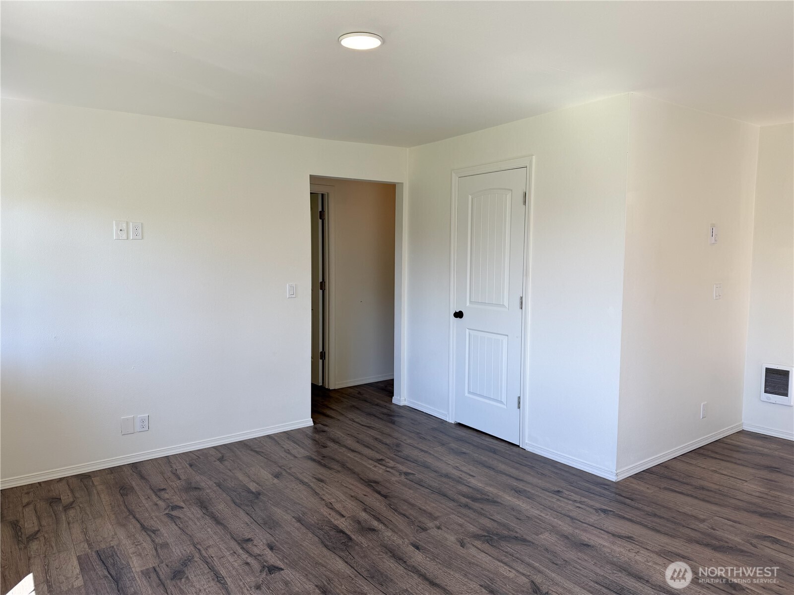 22024 Military Rd S, SeaTac, WA 98198