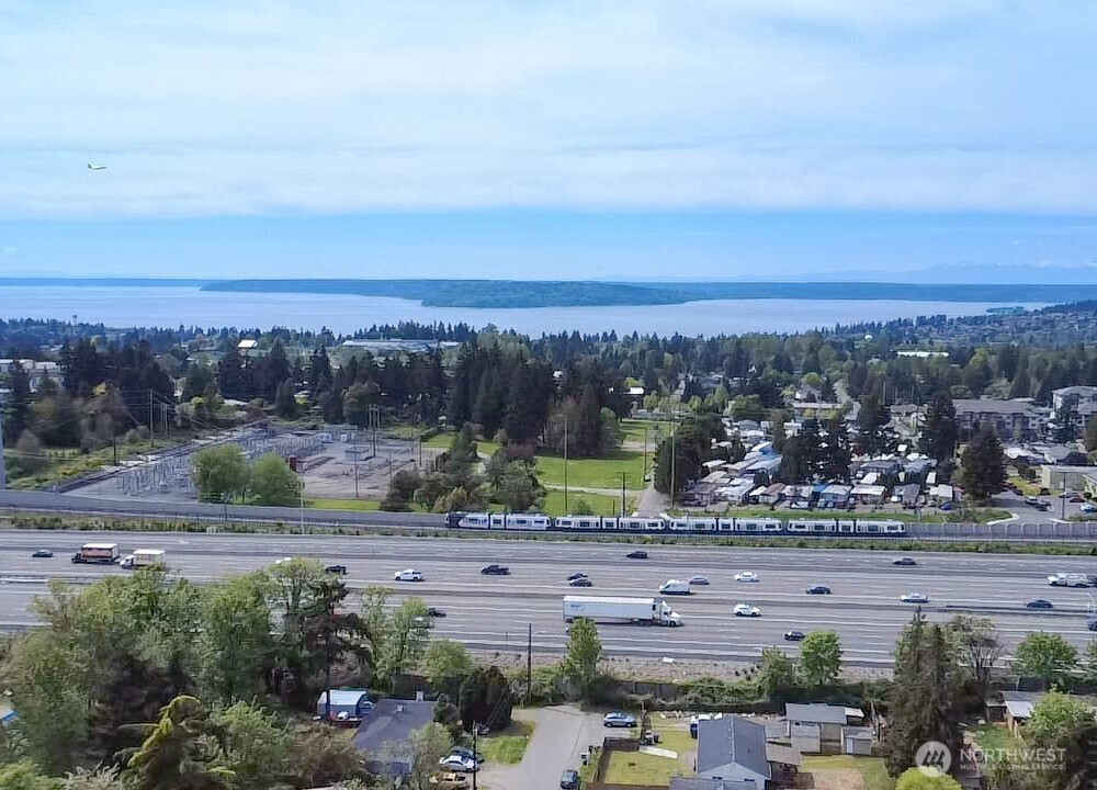 22024 Military Rd S, SeaTac, WA 98198