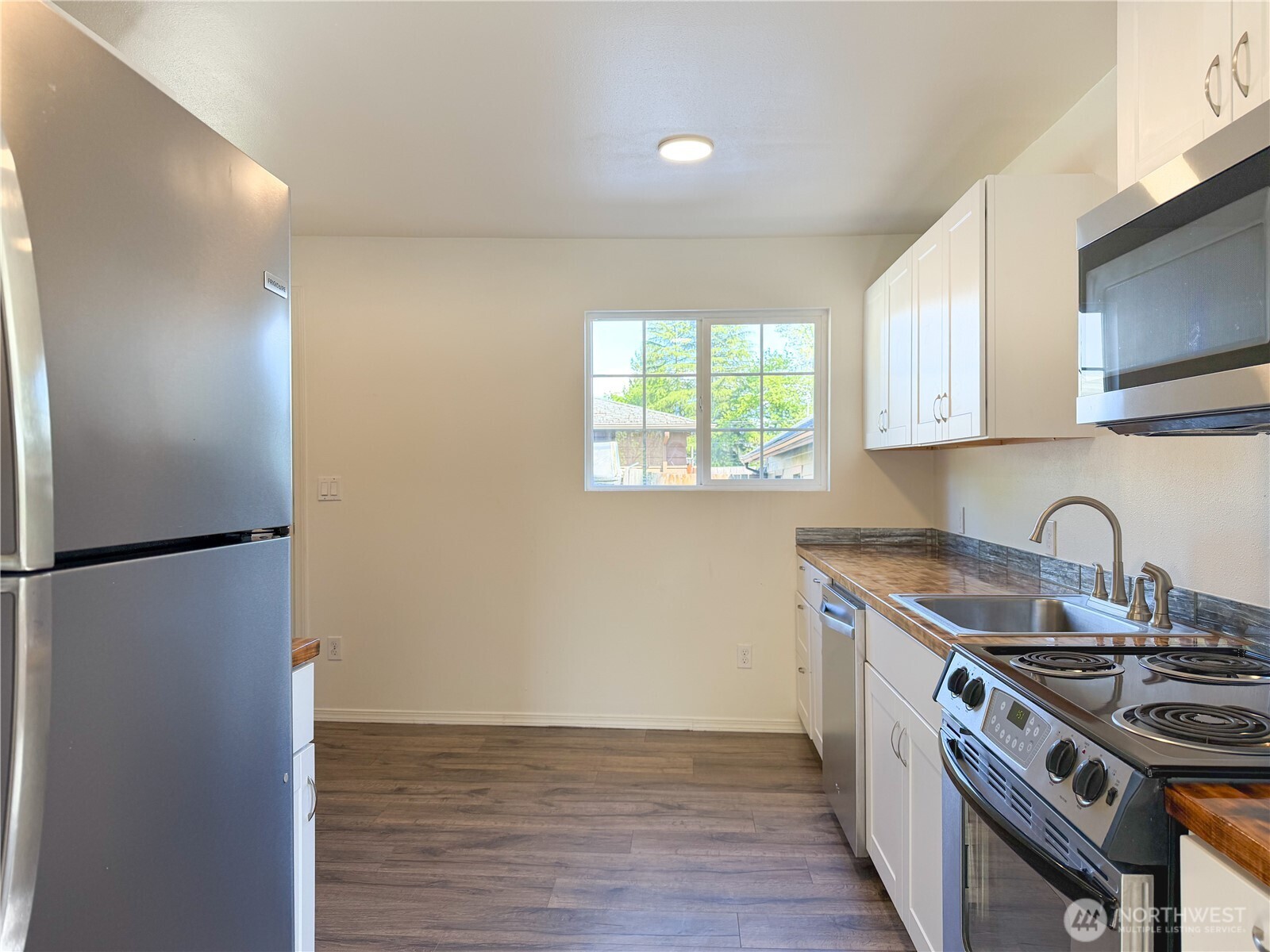 22024 Military Rd S, SeaTac, WA 98198
