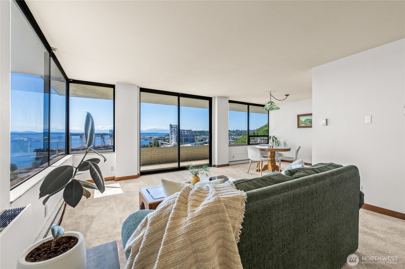 521 5th Avenue W #602, Seattle, WA 98119