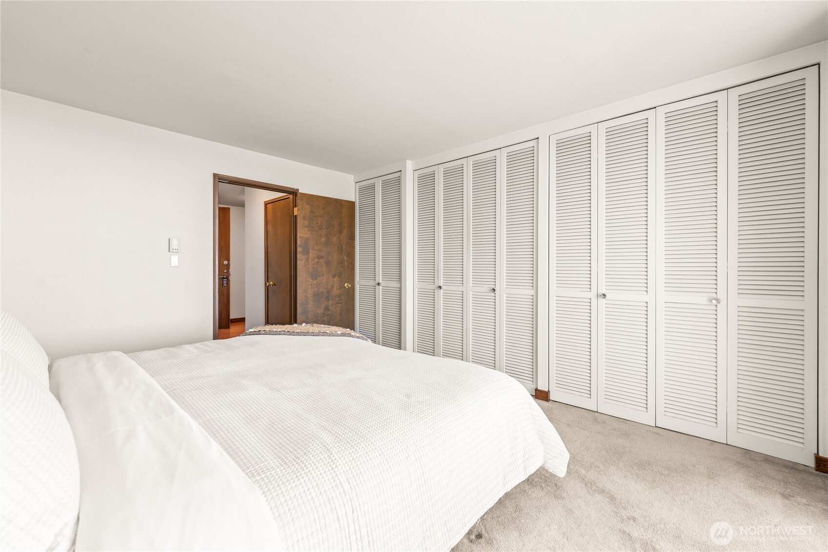 521 5th Avenue W #602, Seattle, WA 98119