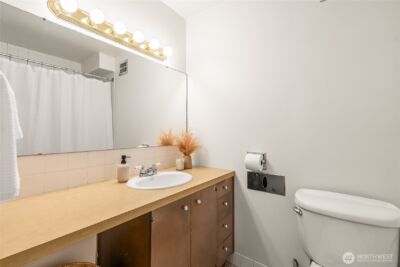 521 5th Avenue W #602, Seattle, WA 98119 - Photo 16