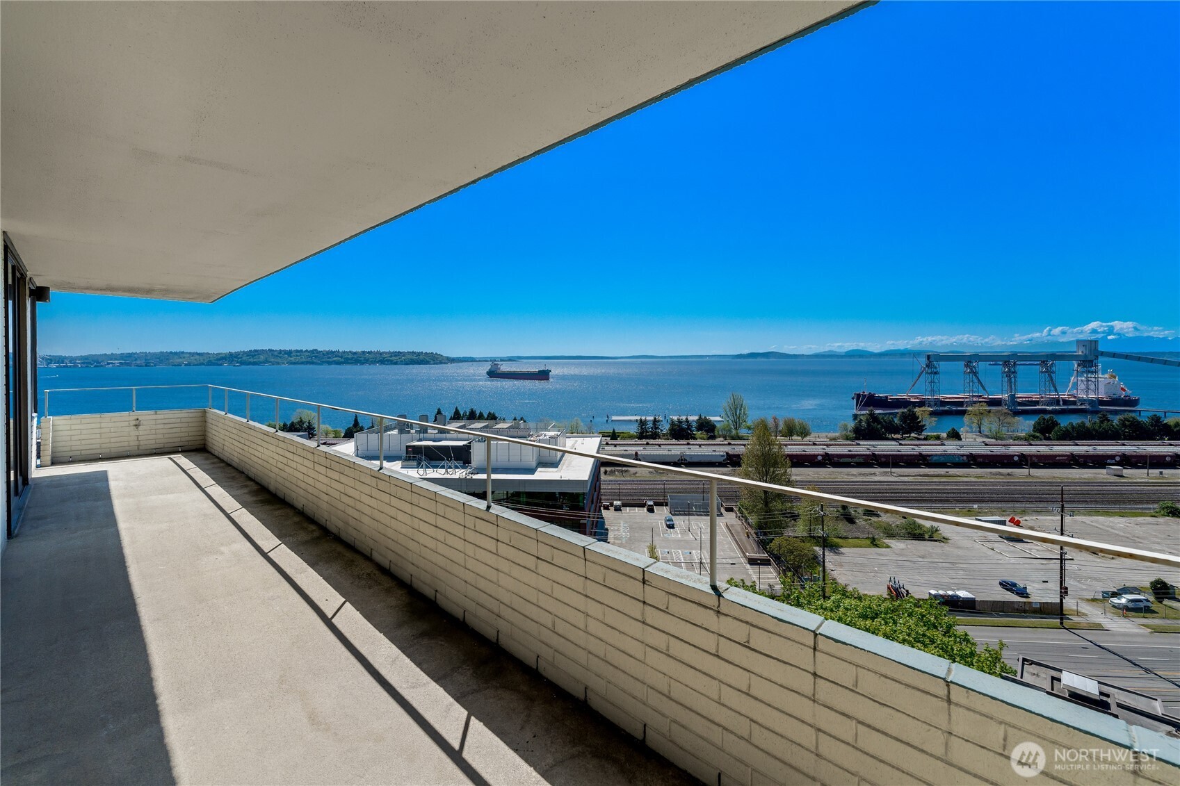 521 5th Avenue W #602, Seattle, WA 98119