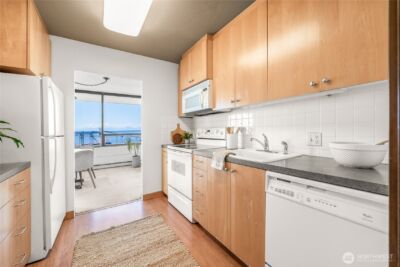 521 5th Avenue W #602, Seattle, WA 98119 - Photo 9