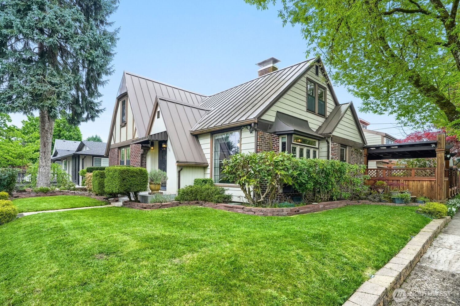 3601 F Street , Vancouver, WA 98663