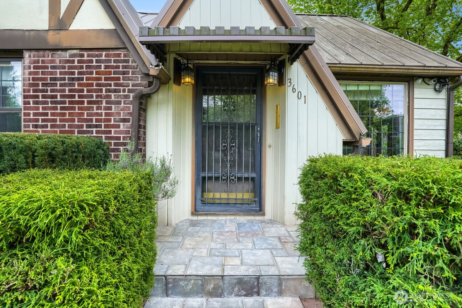3601 F Street , Vancouver, WA 98663