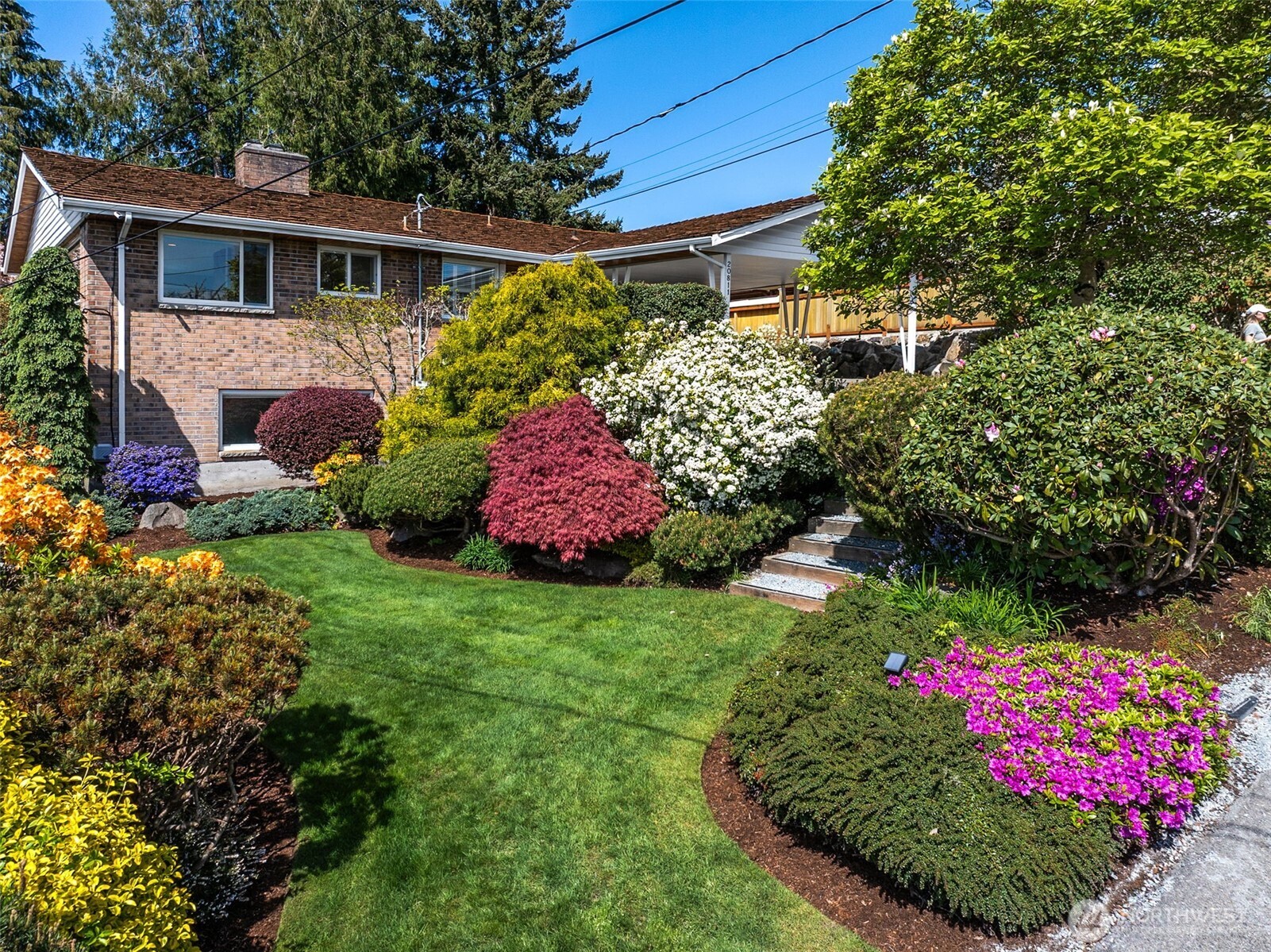 20811 8th Ave S, Des Moines, WA 98198-3246
