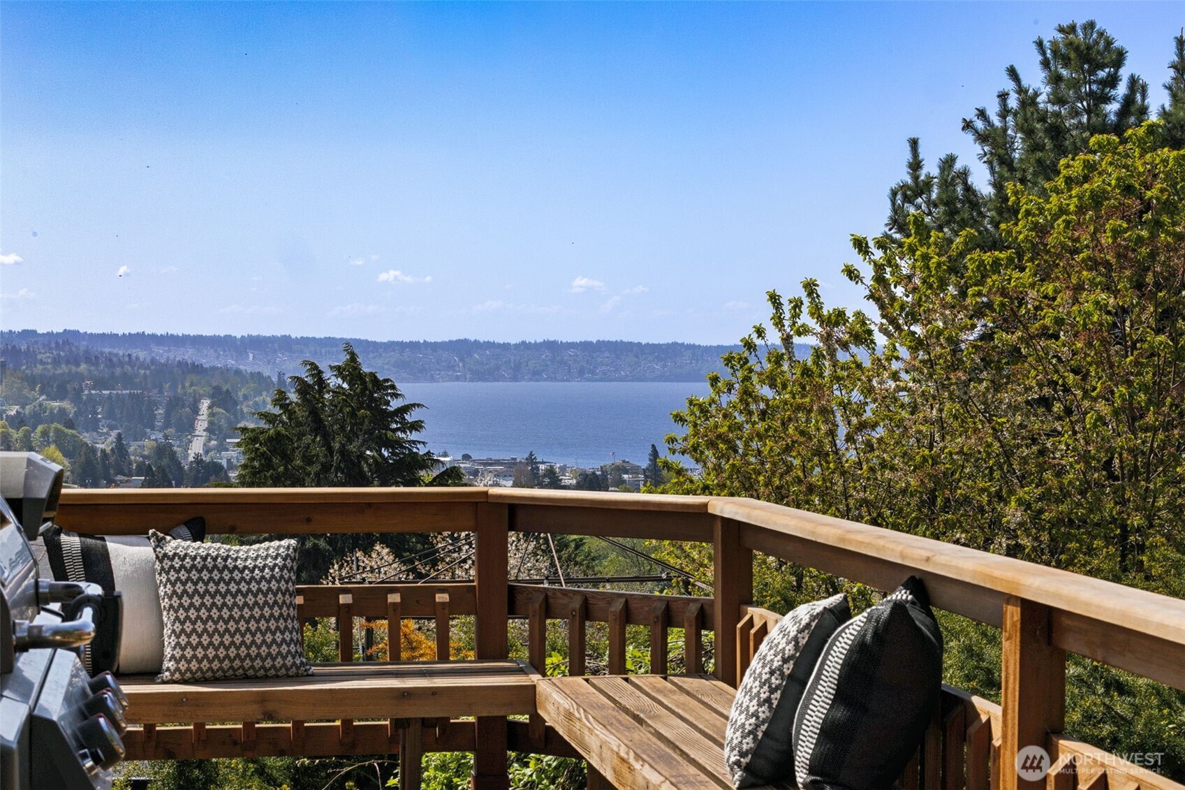 20811 8th Ave S, Des Moines, WA 98198-3246