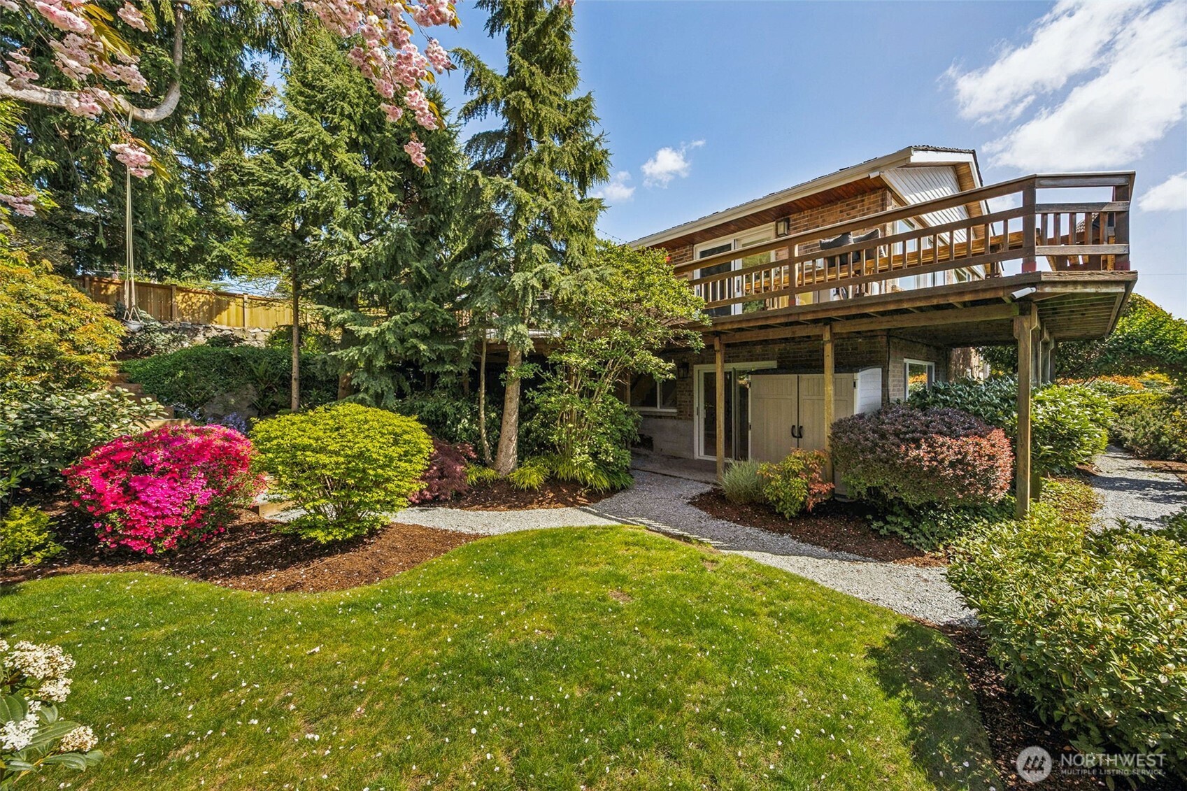 20811 8th Ave S, Des Moines, WA 98198-3246