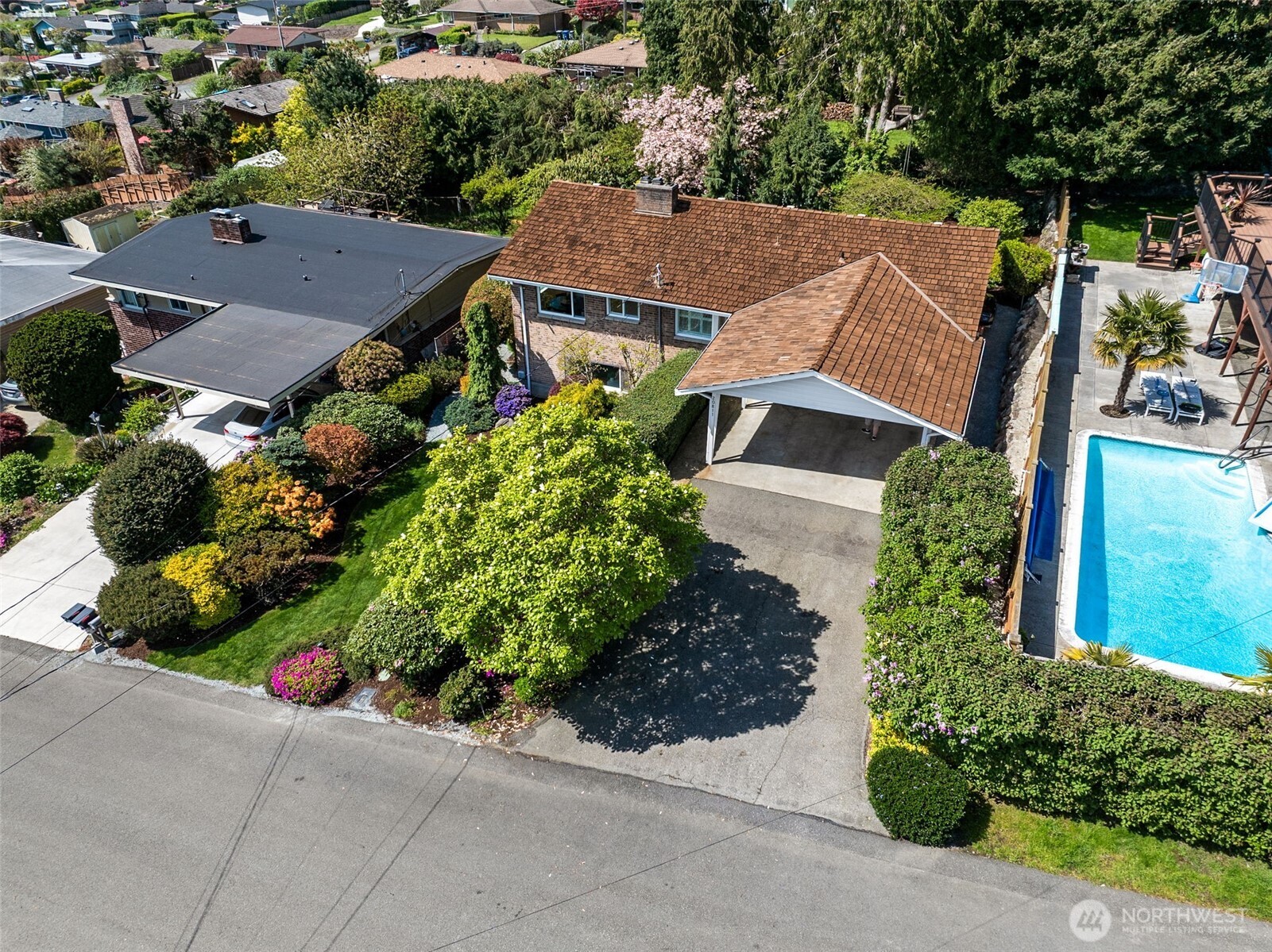 20811 8th Ave S, Des Moines, WA 98198-3246