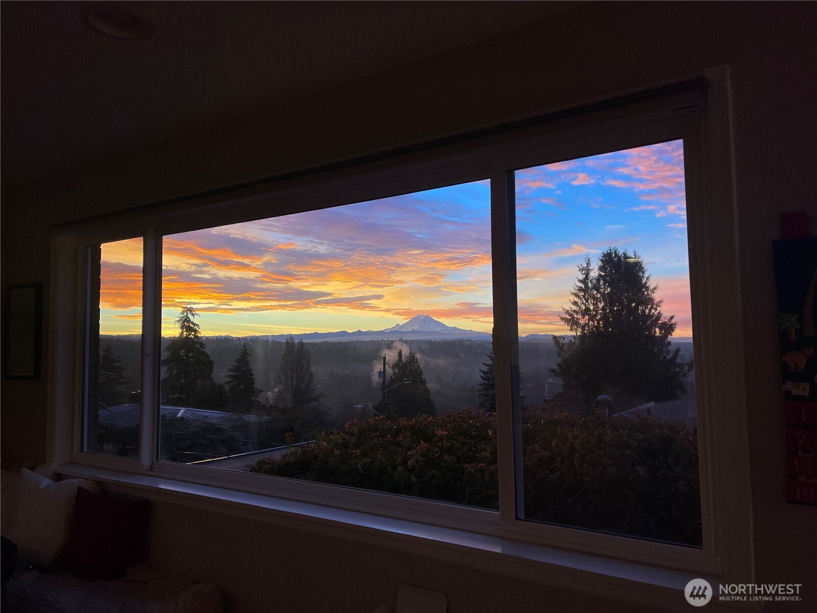 20811 8th Ave S, Des Moines, WA 98198-3246