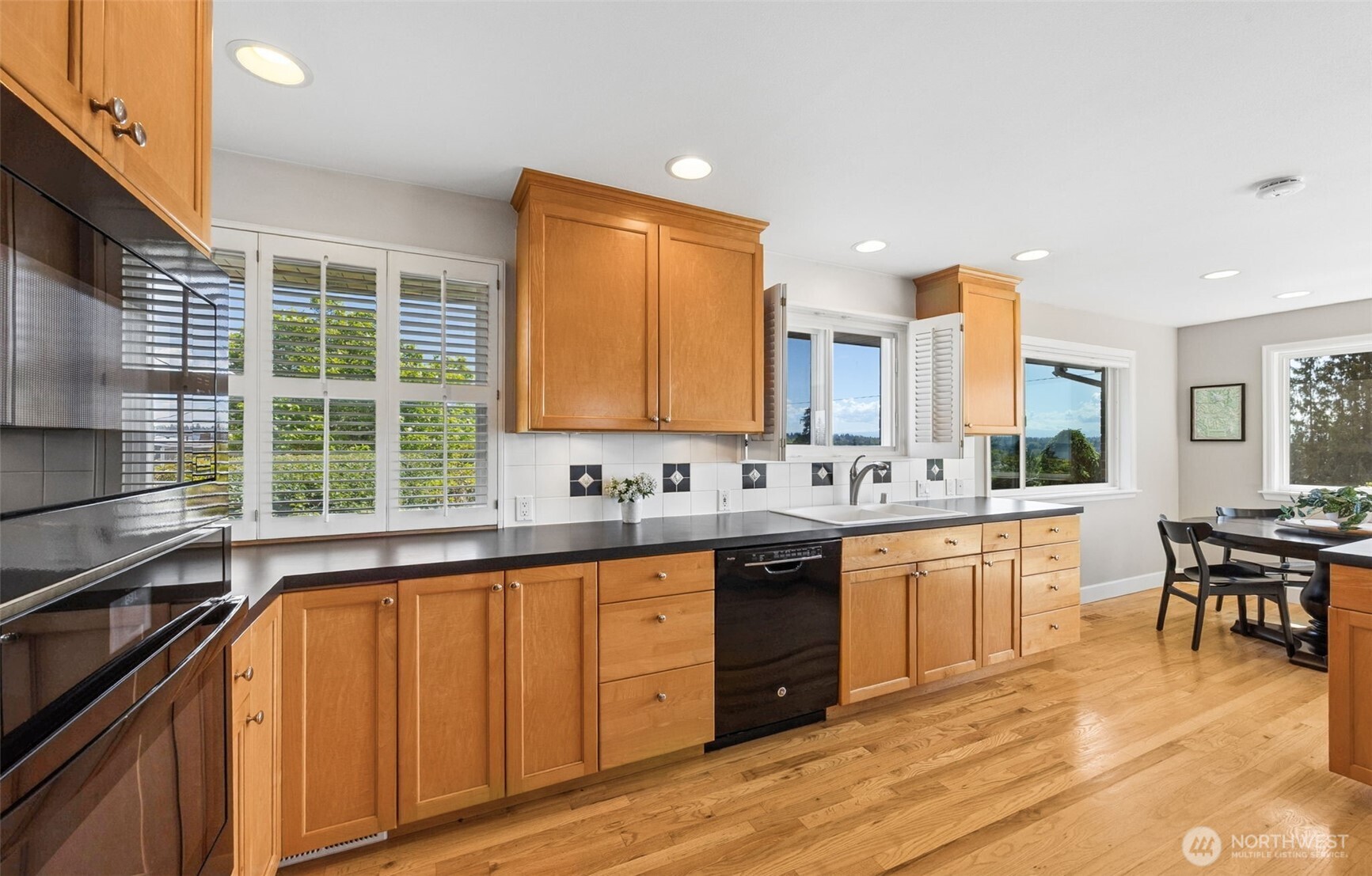 20811 8th Ave S, Des Moines, WA 98198-3246