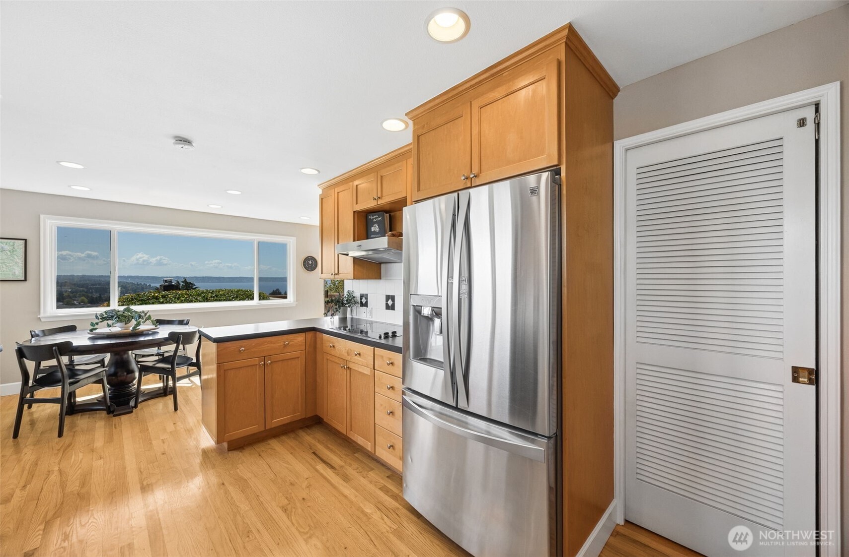 20811 8th Ave S, Des Moines, WA 98198-3246