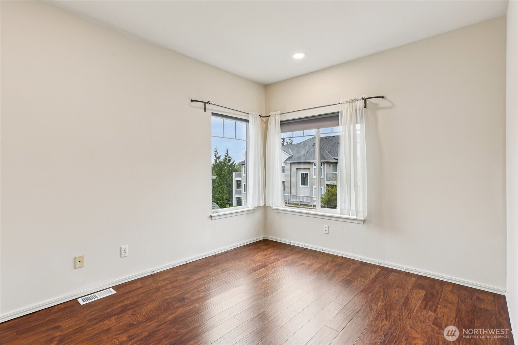 441 S 51st Court , Renton, WA 98055