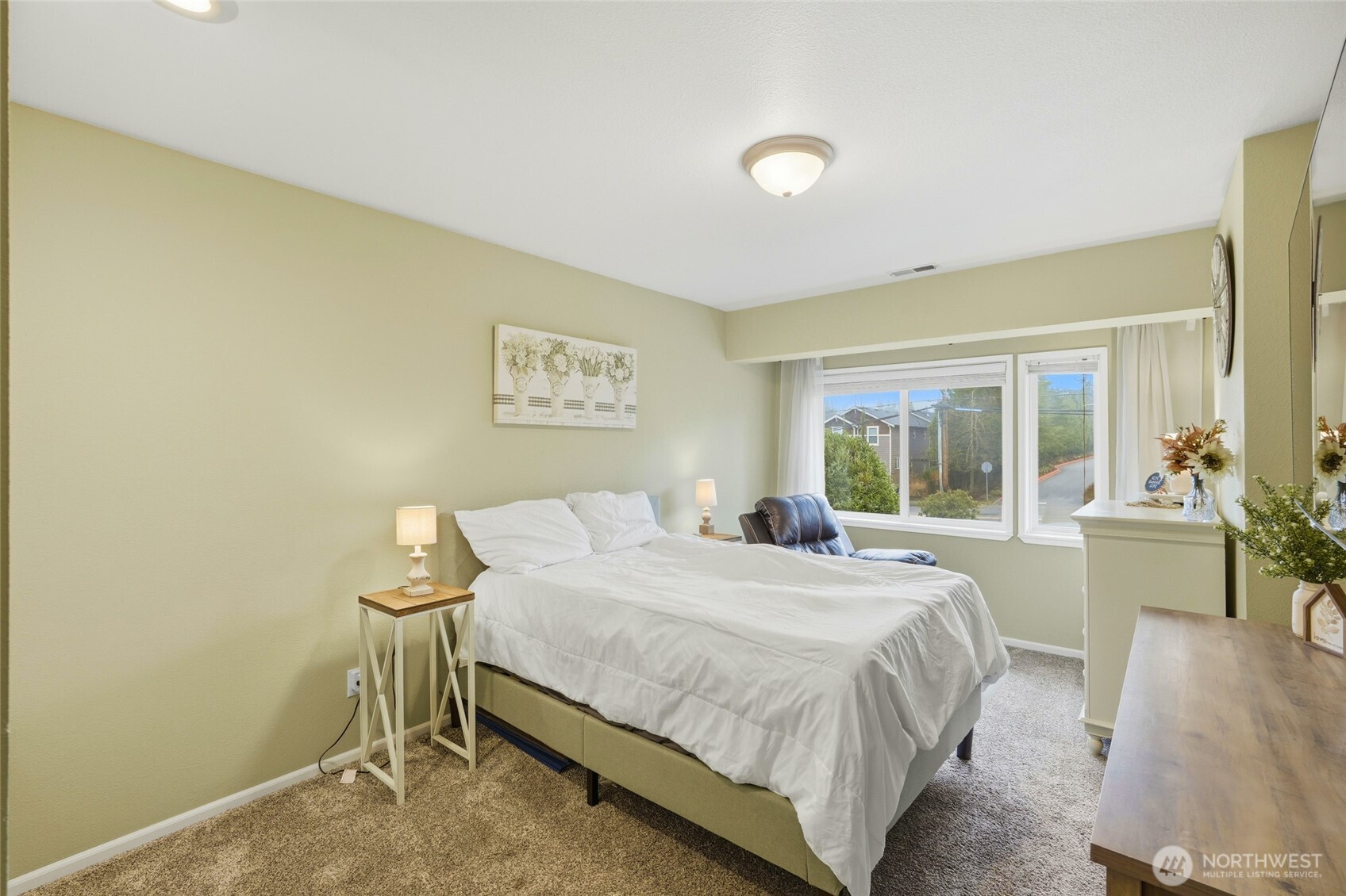 4122 212th Street SW #A201, Mountlake Terrace, WA 98043