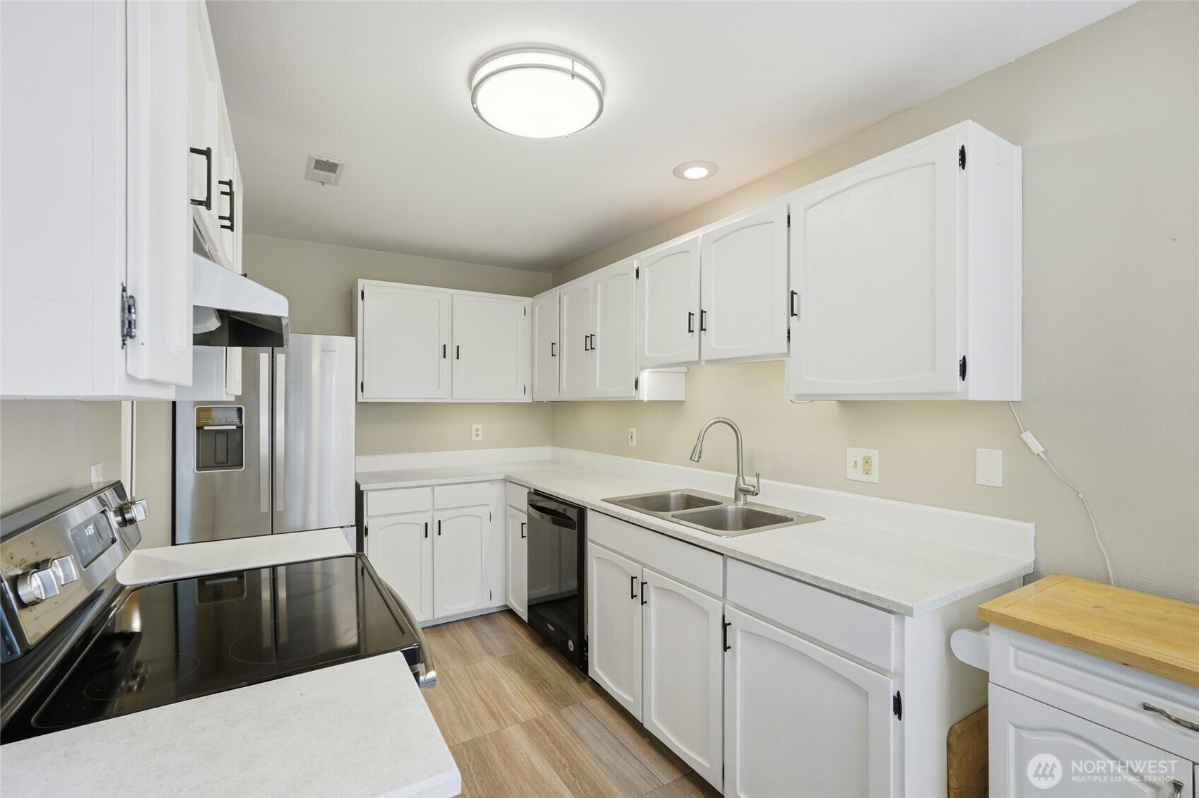 4122 212th Street SW #A201, Mountlake Terrace, WA 98043