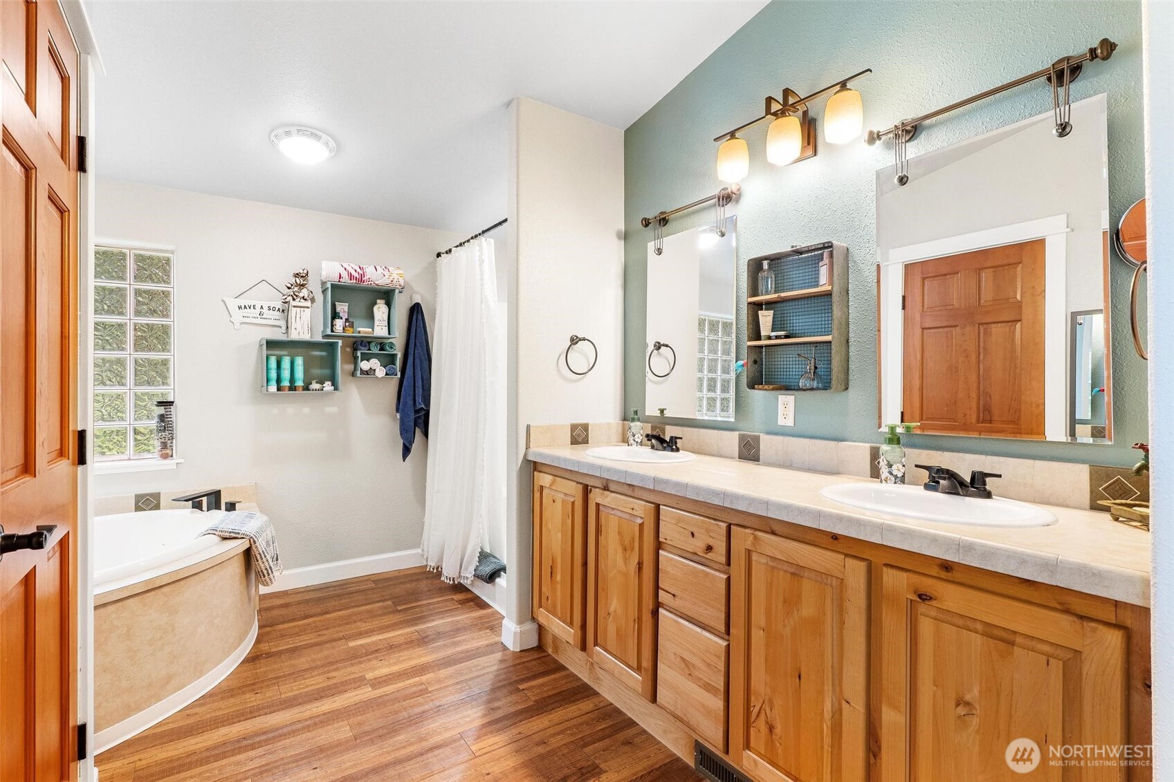 4915 Schwarzmiller Road , Lake Stevens, WA 98258