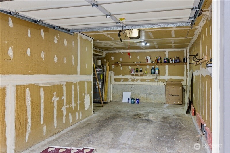 11630 NE 70th Place #Unit D, Kirkland, WA 98033-8400