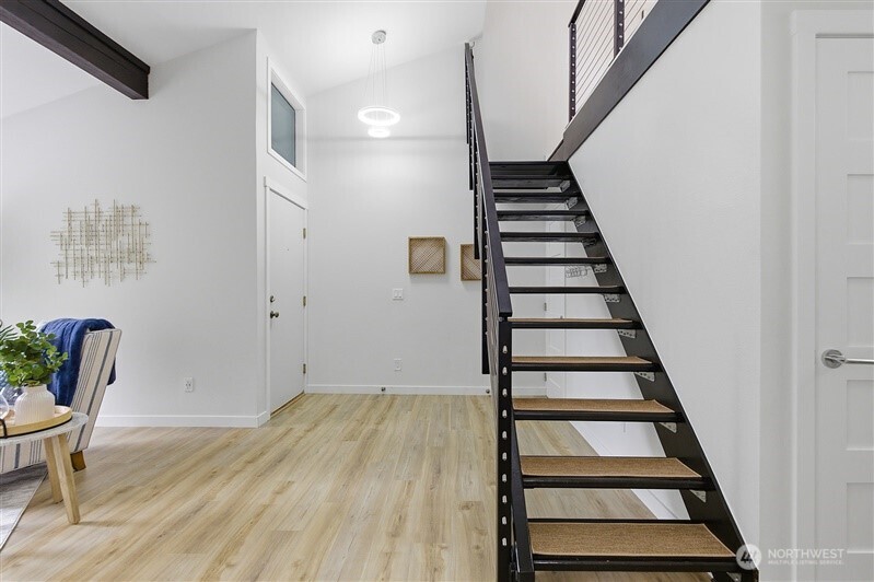 11630 NE 70th Place #Unit D, Kirkland, WA 98033-8400