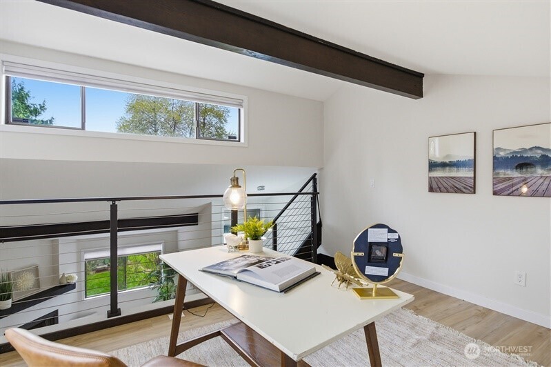 11630 NE 70th Place #Unit D, Kirkland, WA 98033-8400