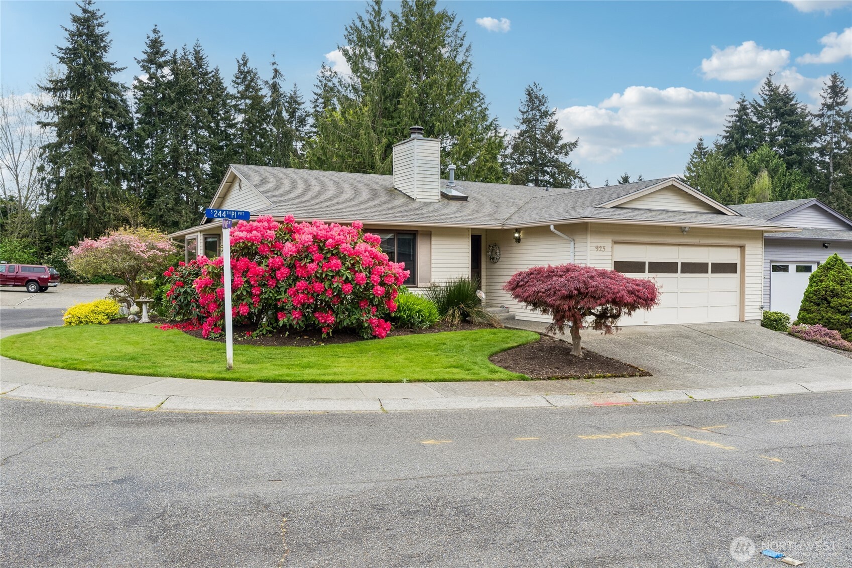 923 S 244th Place , Des Moines, WA 98198