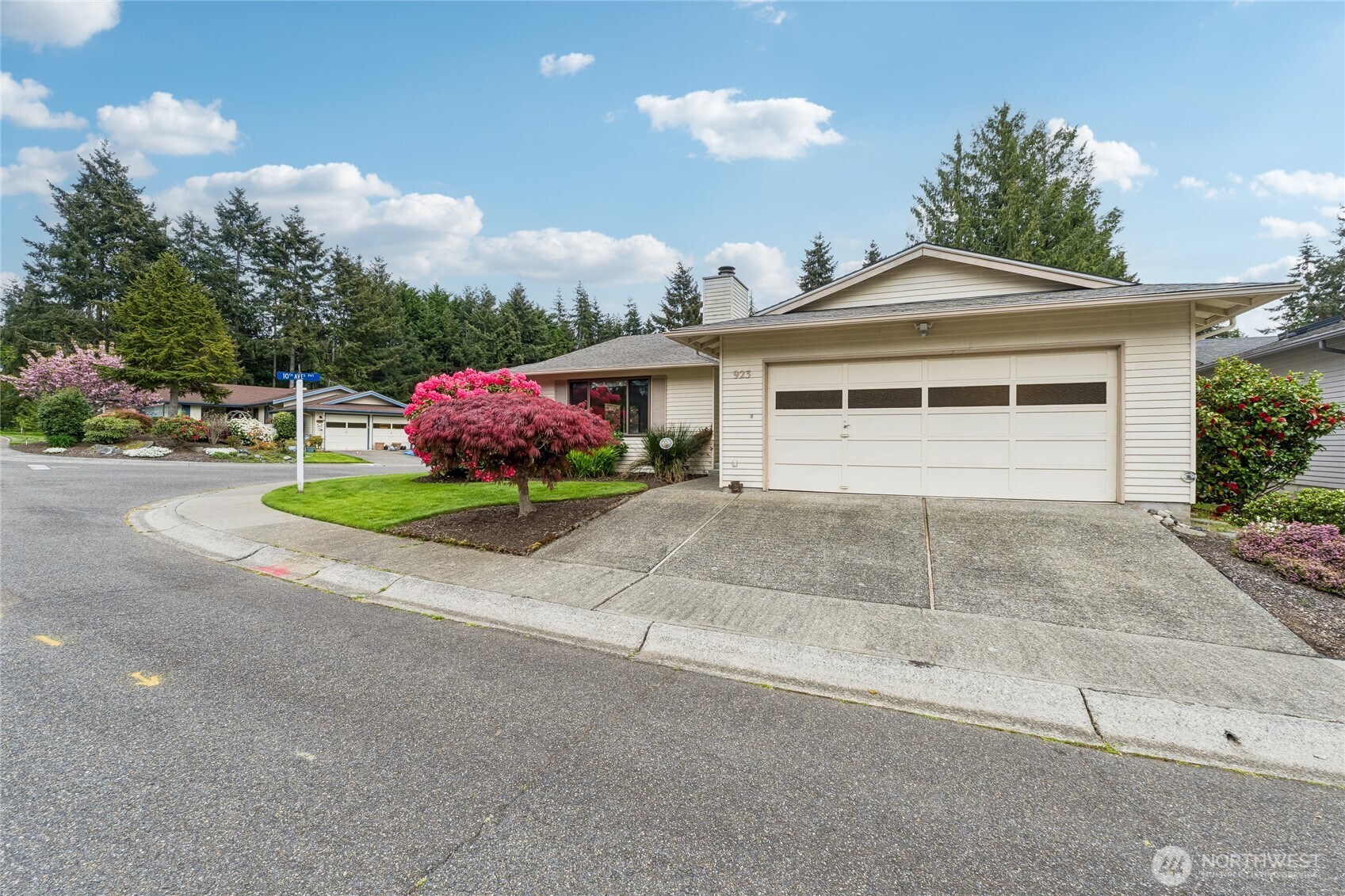 923 S 244th Place , Des Moines, WA 98198