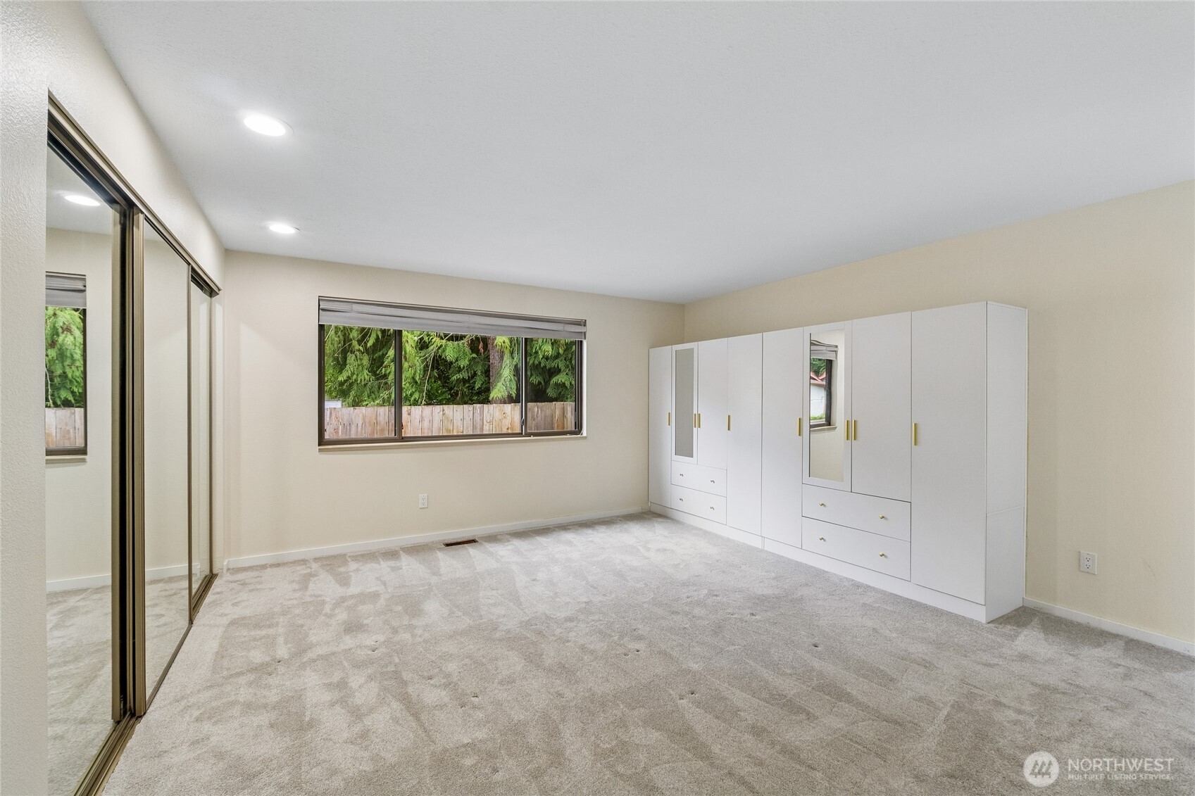 923 S 244th Place , Des Moines, WA 98198