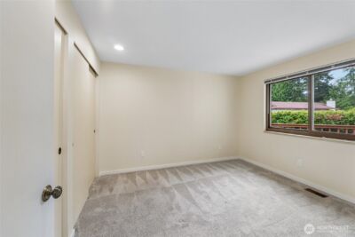923 S 244th Place , Des Moines, WA 98198 - Photo 18