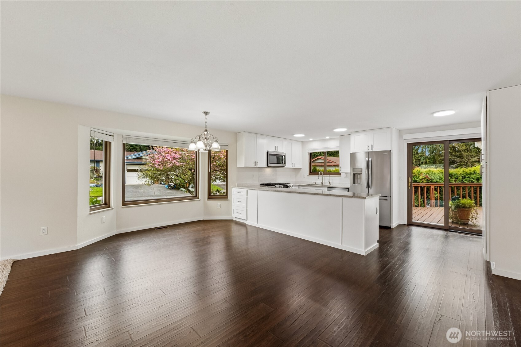 923 S 244th Place , Des Moines, WA 98198