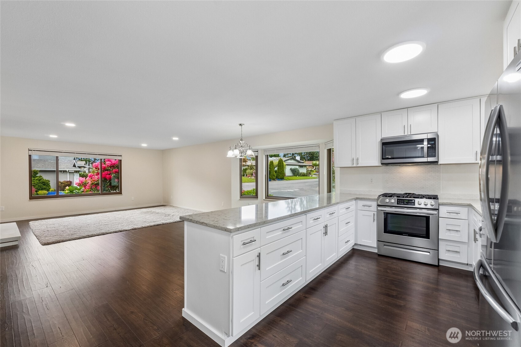 923 S 244th Place , Des Moines, WA 98198