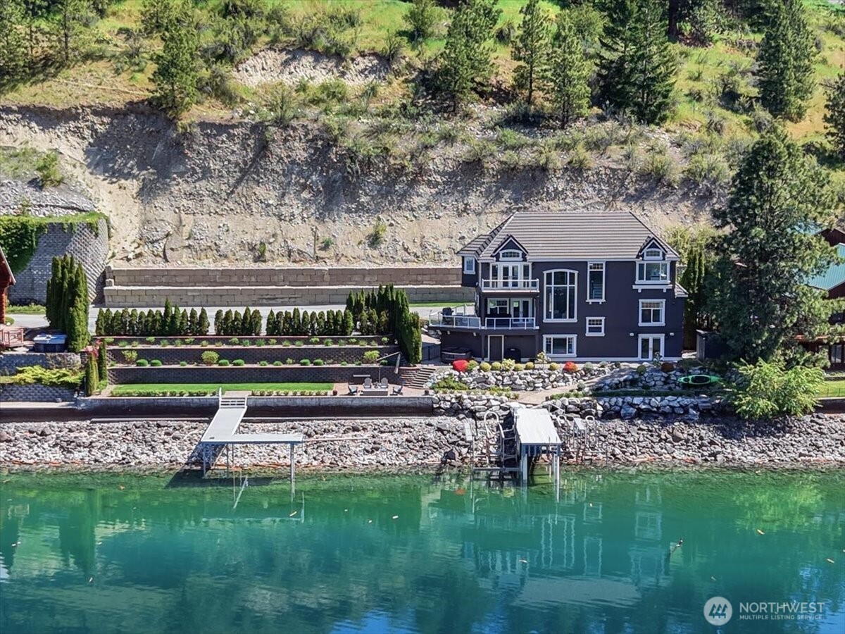 96 Clearwater Lane , Manson, WA 98831
