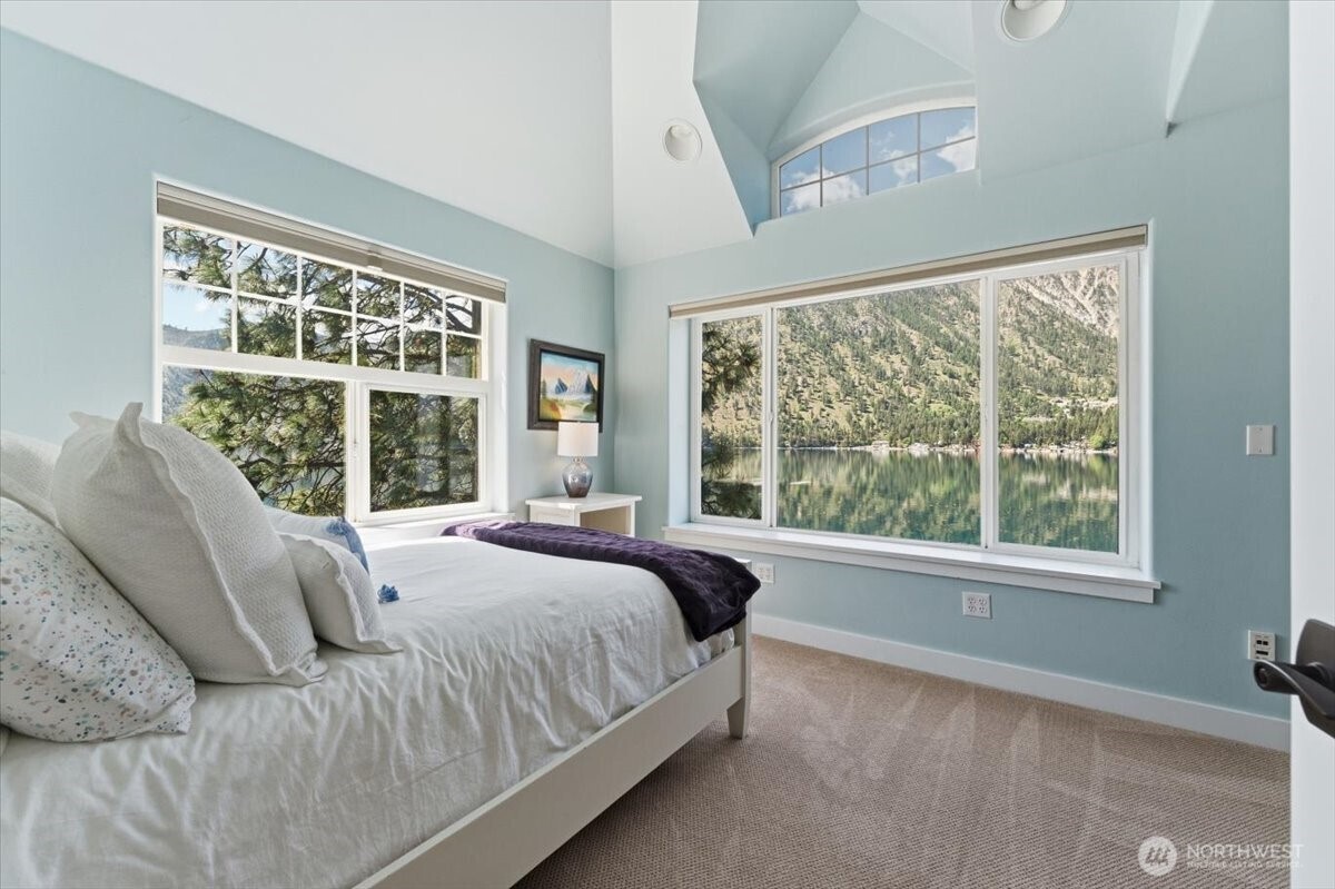 96 Clearwater Lane , Manson, WA 98831