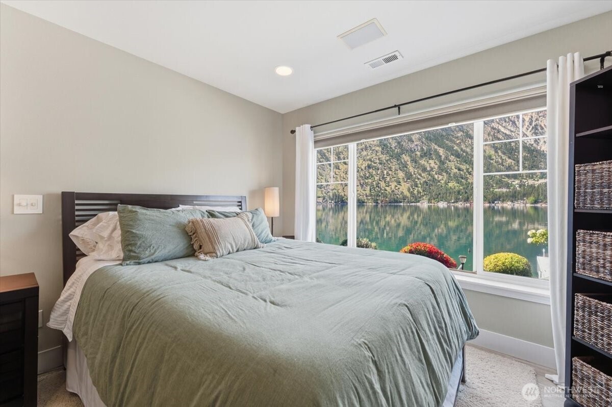 96 Clearwater Lane , Manson, WA 98831