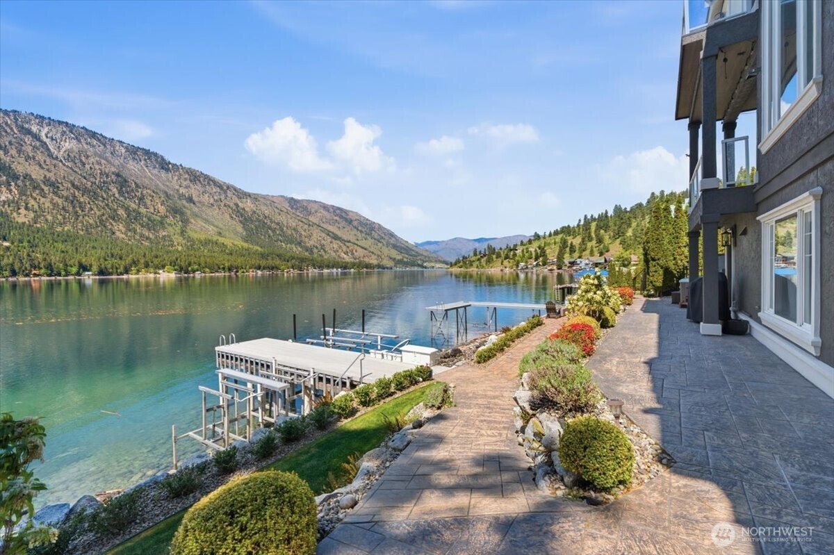 96 Clearwater Lane , Manson, WA 98831