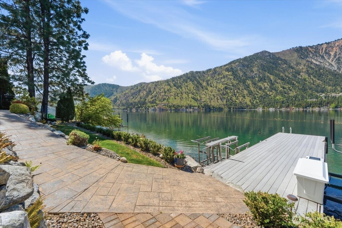 96 Clearwater Lane , Manson, WA 98831