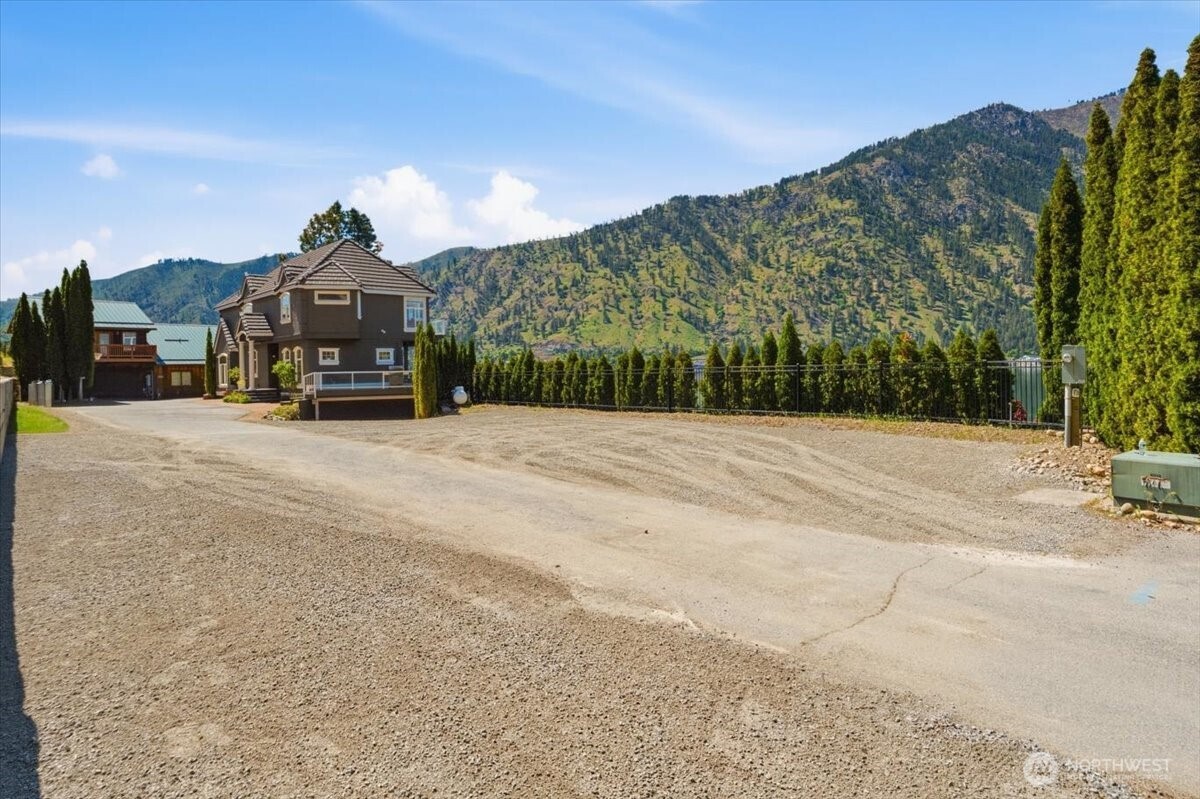 96 Clearwater Lane , Manson, WA 98831
