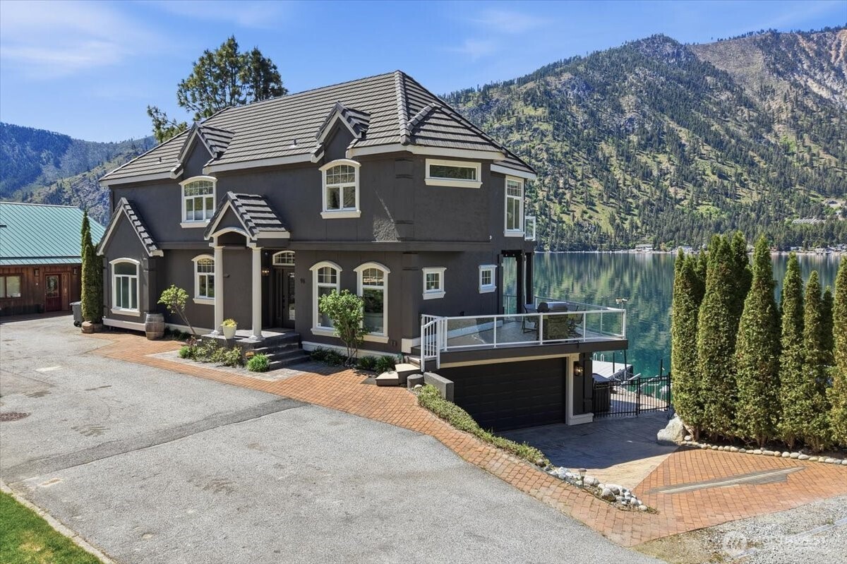 96 Clearwater Lane , Manson, WA 98831