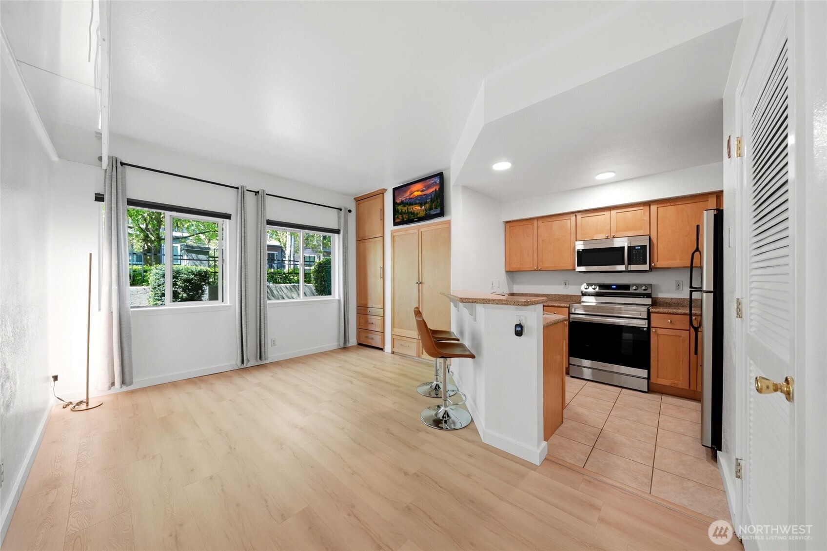 300 10th Avenue #A110, Seattle, WA 98122-7707