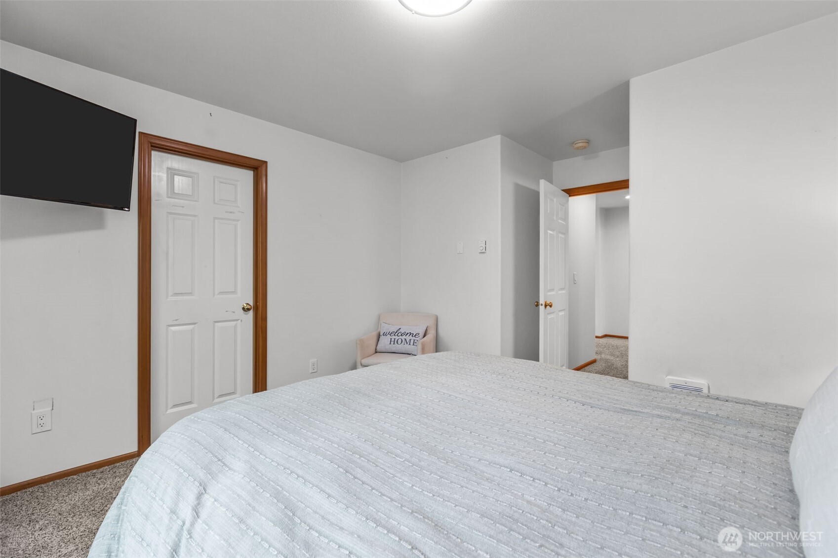 10617 NE Kingston Meadows Circle , Kingston, WA 98346