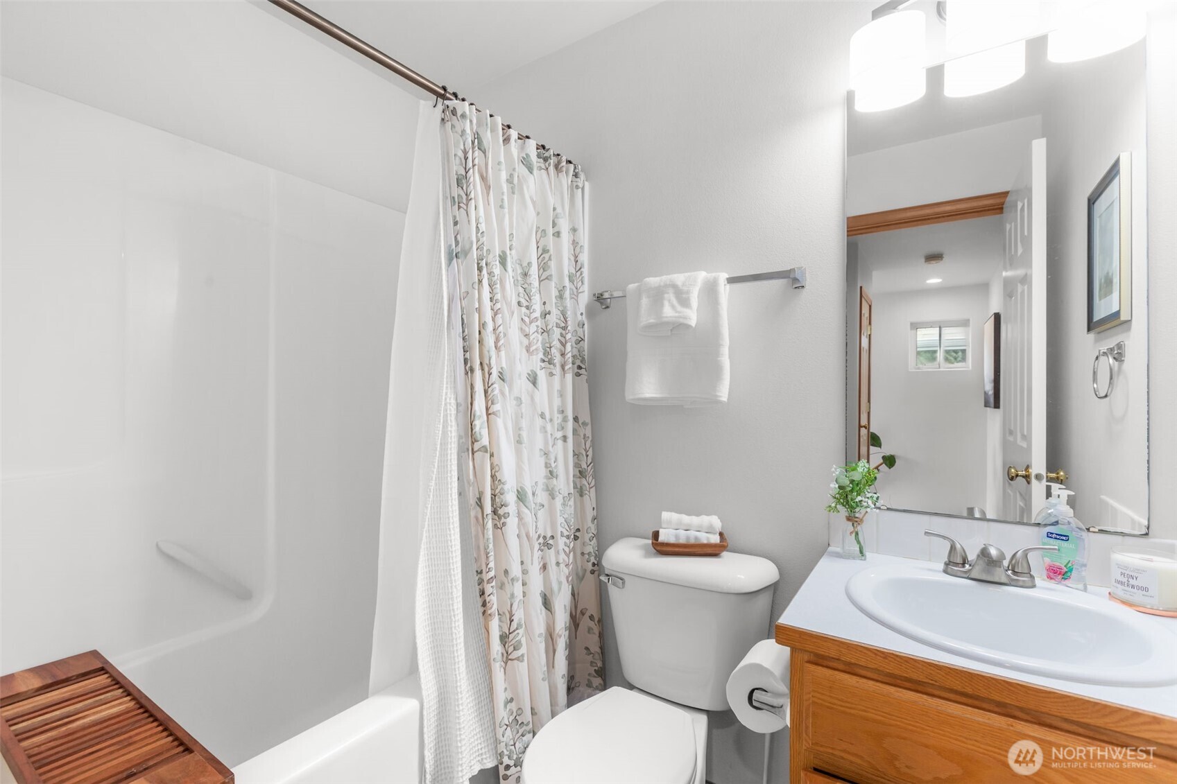 10617 NE Kingston Meadows Circle , Kingston, WA 98346