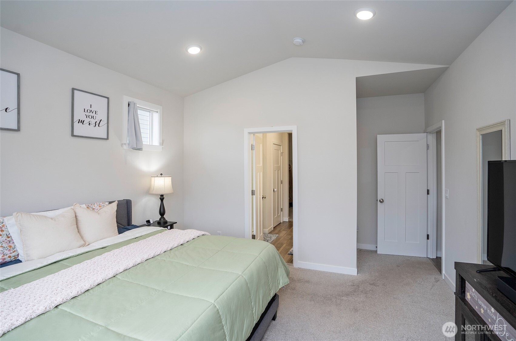 3843 SW Sylvia Court , Port Orchard, WA 98367
