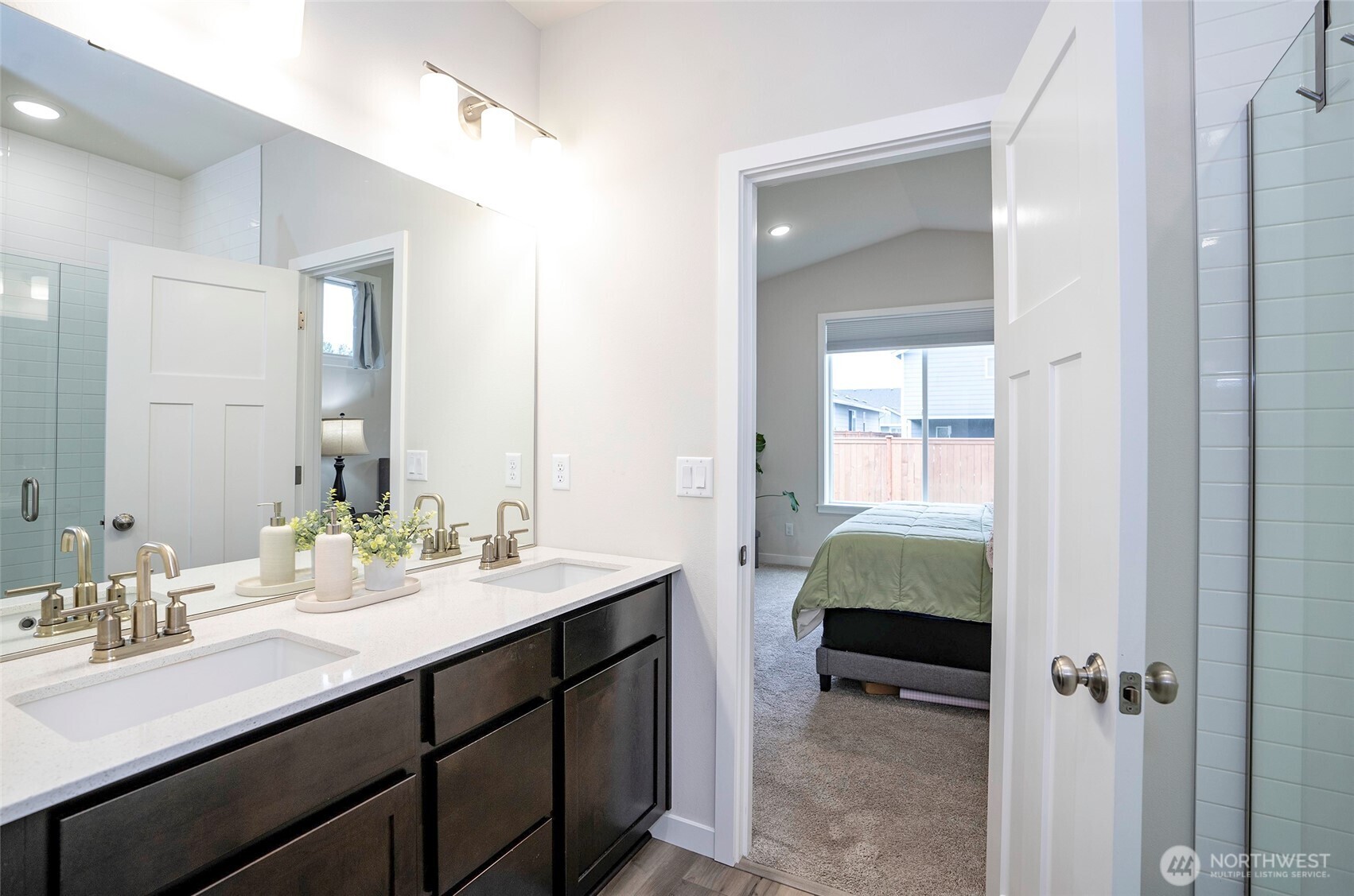 3843 SW Sylvia Court , Port Orchard, WA 98367
