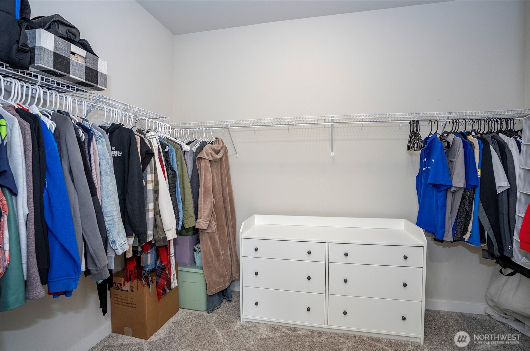 3843 SW Sylvia Court , Port Orchard, WA 98367