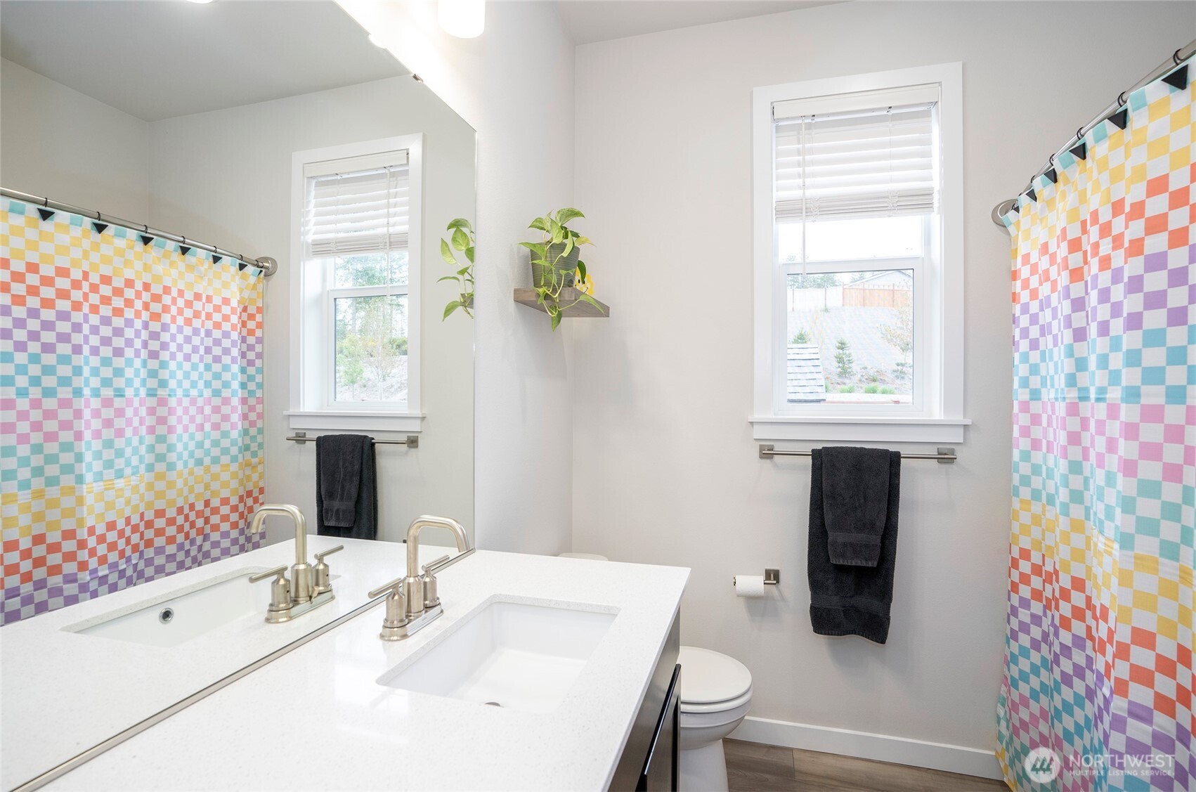 3843 SW Sylvia Court , Port Orchard, WA 98367